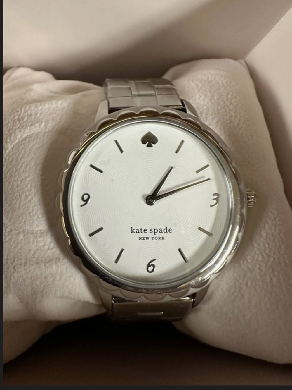 kate spade Silver and White Scalloped Bezel Bracelet Watch nib